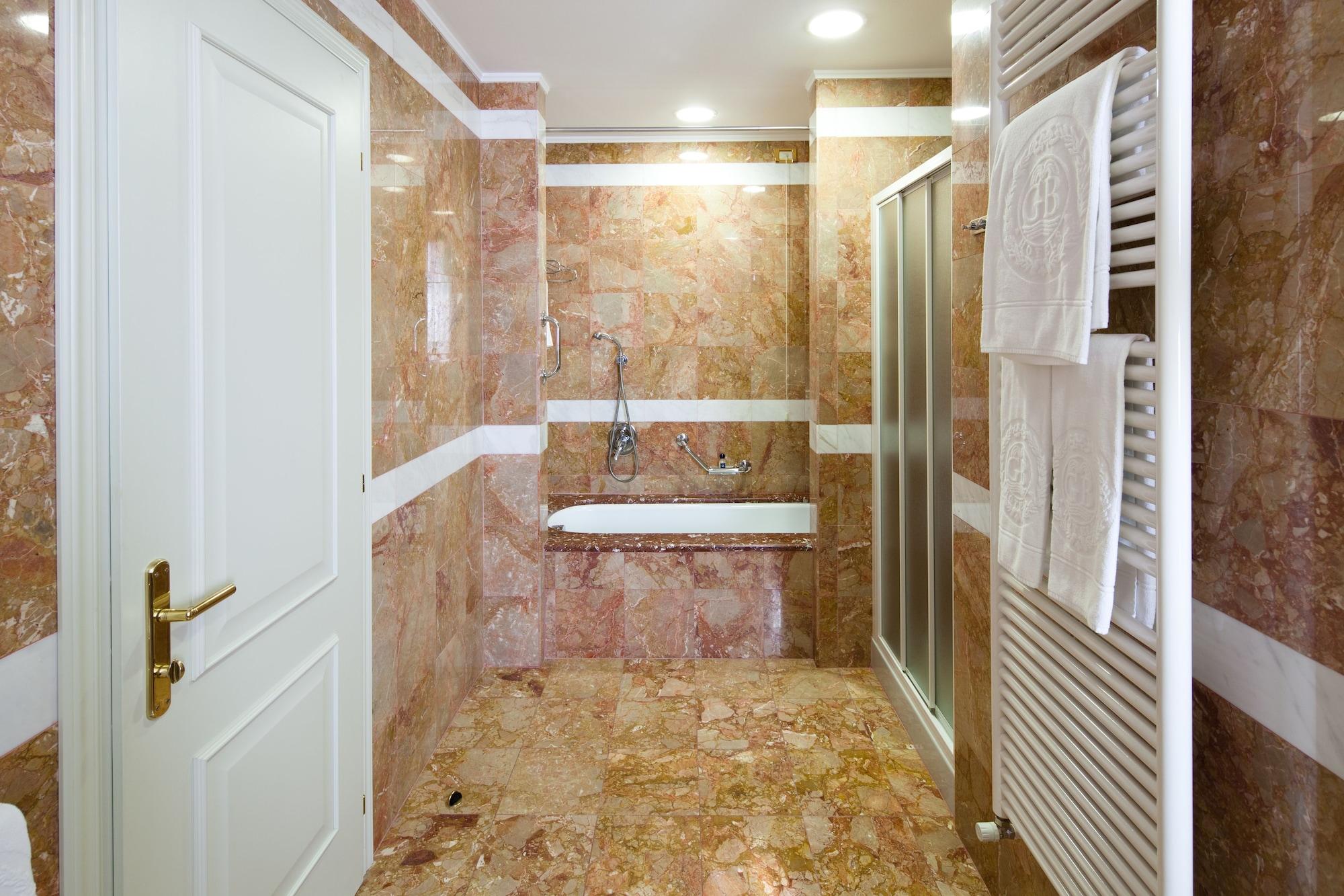 Hotel Due Torri อาบาโนแตร์เม ภายนอก รูปภาพ